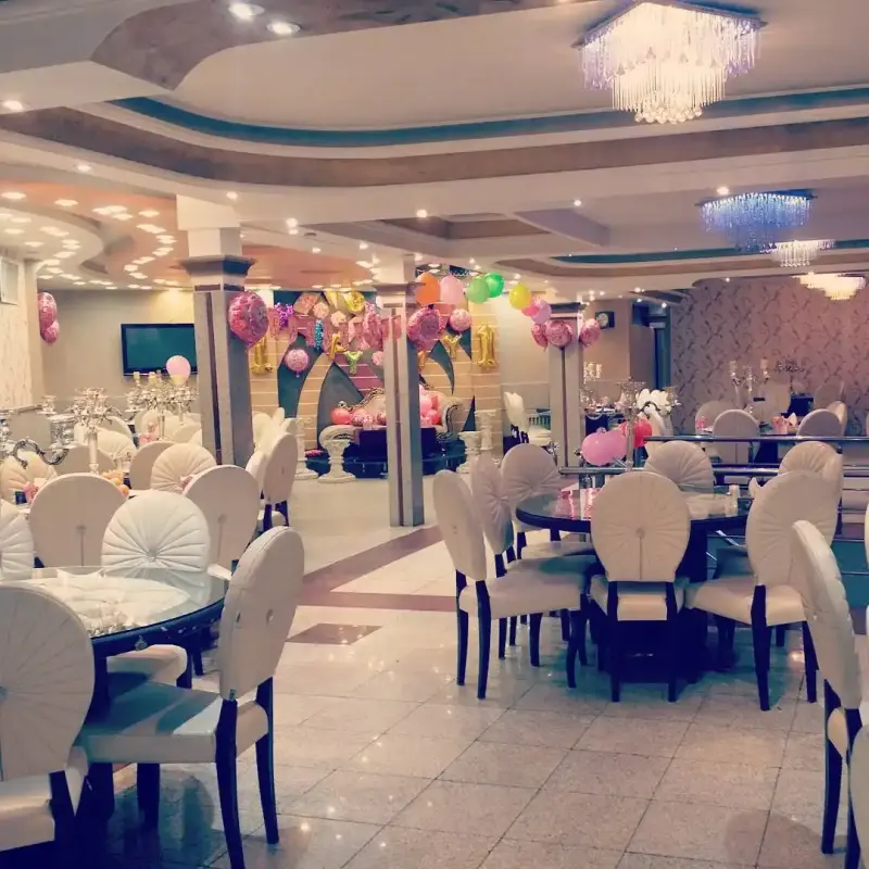 تصویر تالار تالار پذیرایی لوکس نادر در شرق تهران