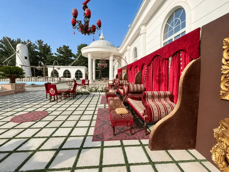 تصویر تالار باغ عمارت ارغوان در شهریار