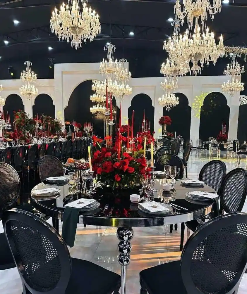نمایی از باغ عمارت گلستانک در تهران