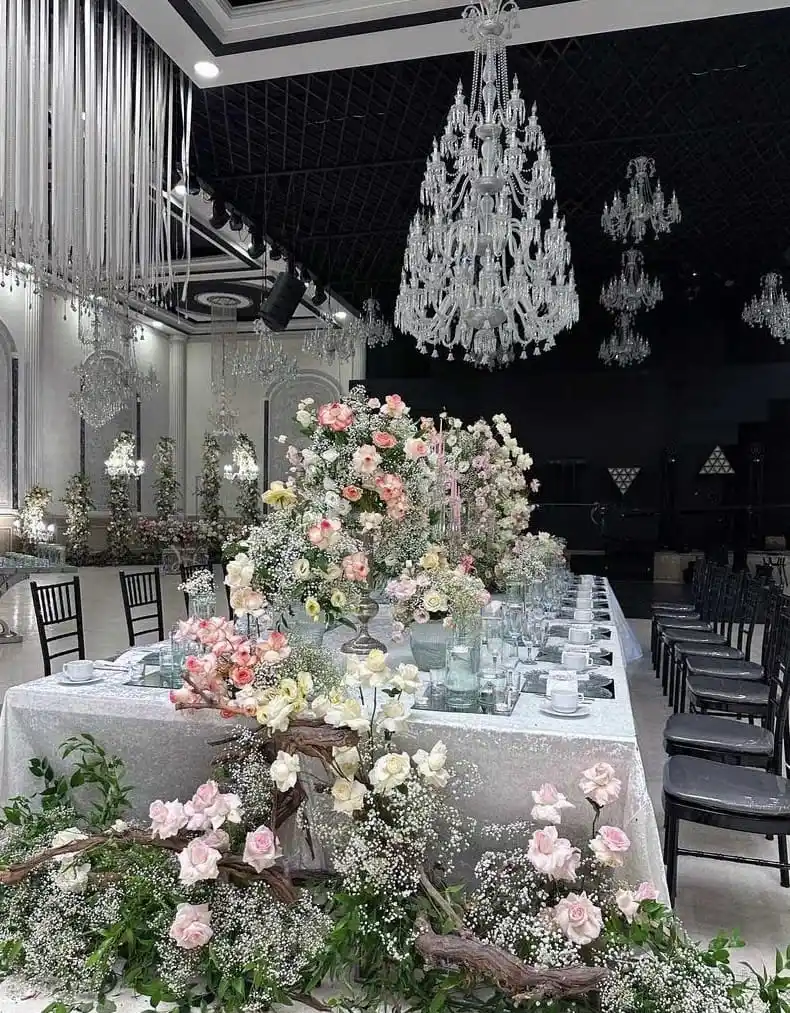 فضای مجلل باغ عمارت گلستانک در تهران