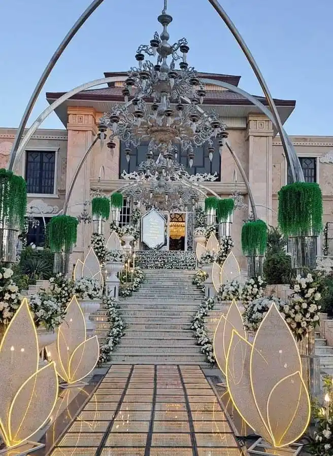 جشن عقد و عروسی در باغ عمارت فاخر، تهران