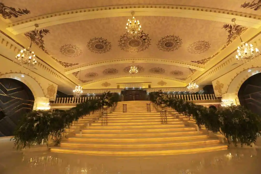 عروسی در باغ عمارت فاخر، تهران