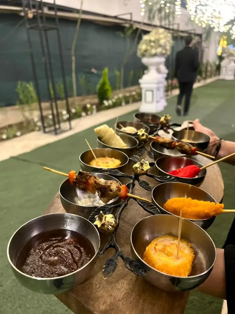 نمایی از باغ تالار مجنون در تهران