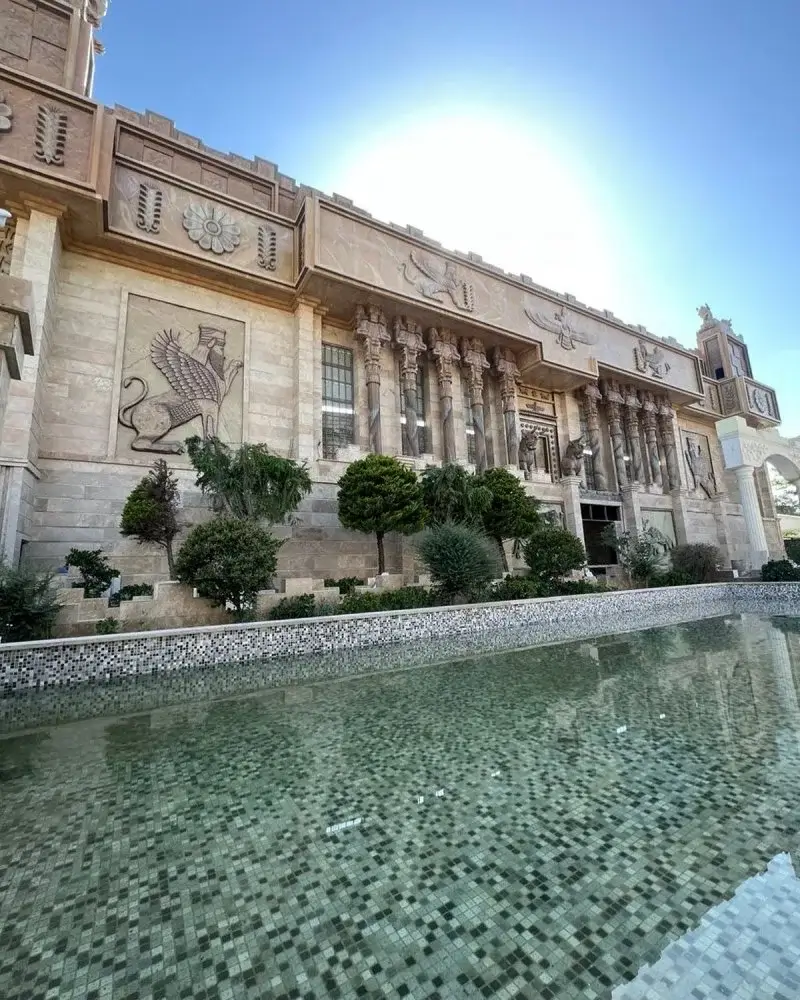 باغ عمارت دربار محل برگزاری عروسی در تهران