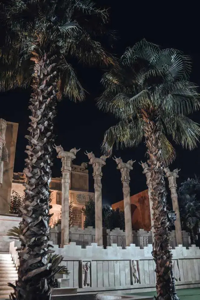 مجموعه باغ عمارت دربار در تهران