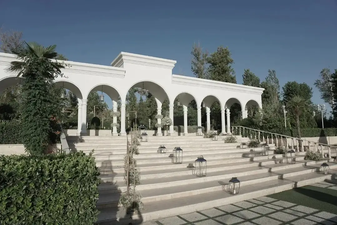 فضای مجلل باغ تالار همای در تهران