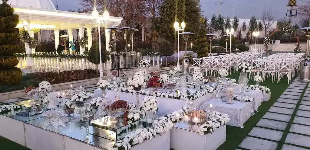 نمایی از باغ تالار همای در تهران