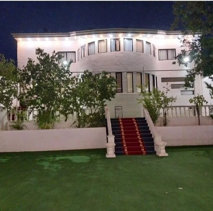 تصویر تالار باغ تالار همایونی کرشت در جاجرود