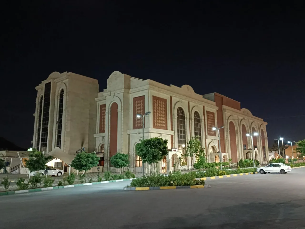 تصویر تالار تالار پذیرایی دوکوهه شرق در