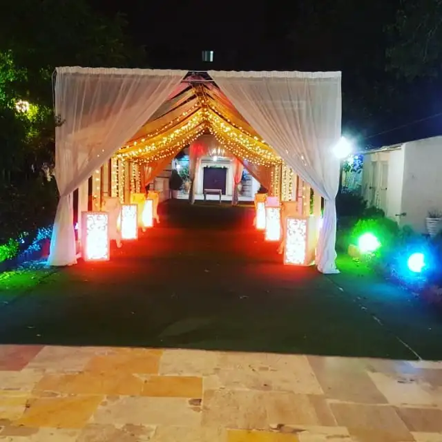 فضای مجلل باغ تالار شب‌های روشن در تهران