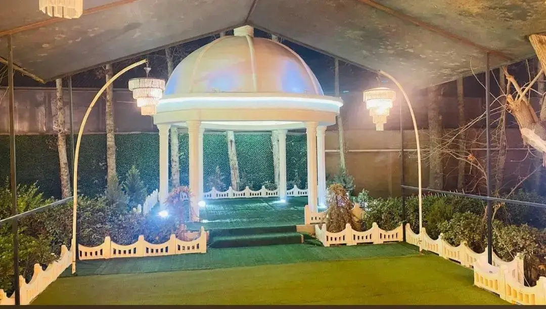 نمایی از باغ تالار پارسا در تهران