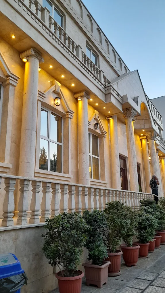 تصویر تالار مجلل داریوش شهرری