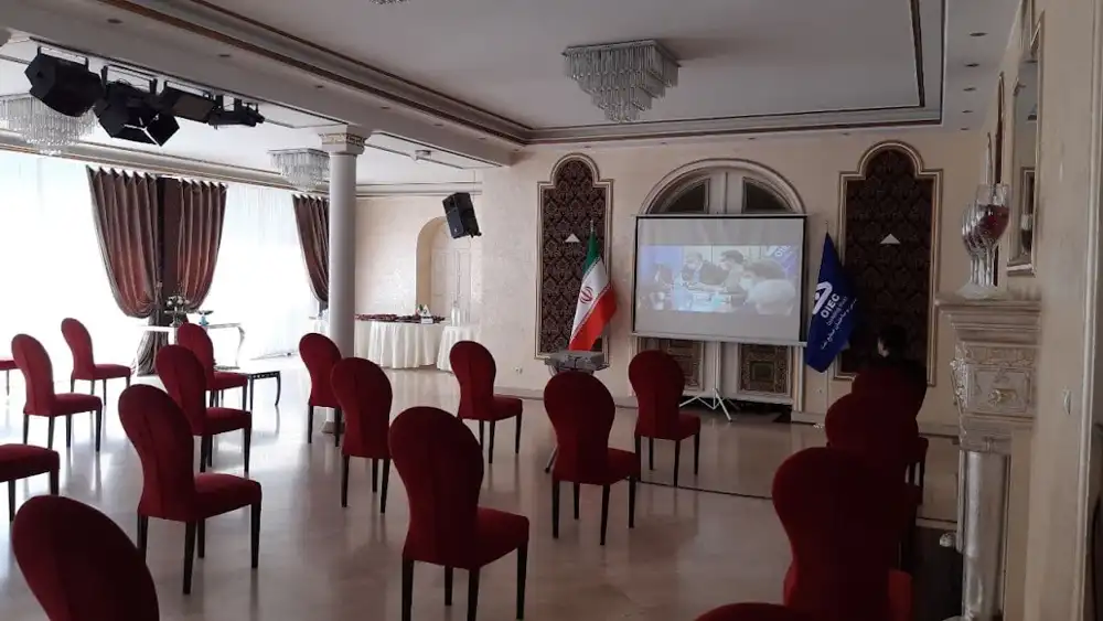 مراسم عروسی در تالار پذیرایی پردیس فرمانیه (بانک مسکن) در تهران